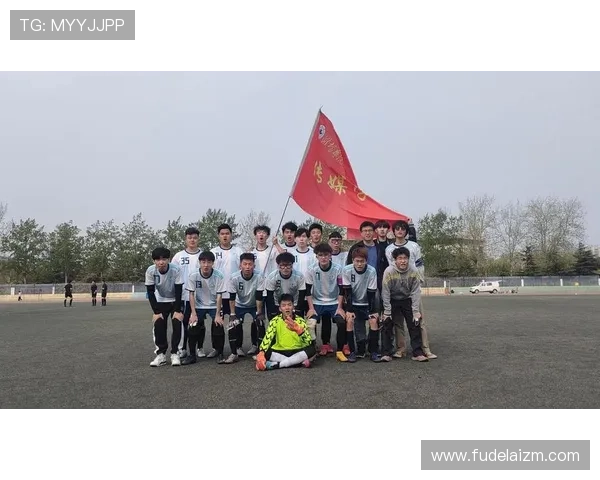 杭州足球队精英赛之路:拼搏与荣耀交织的奋斗故事 杭州足球队精英赛之路:拼搏与荣耀交织的奋斗故事